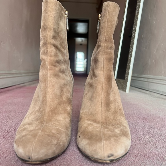 Suede Gold Studded Gucci Melville Ankle Boot Tan camel block heel good condition - Picture 3 of 8